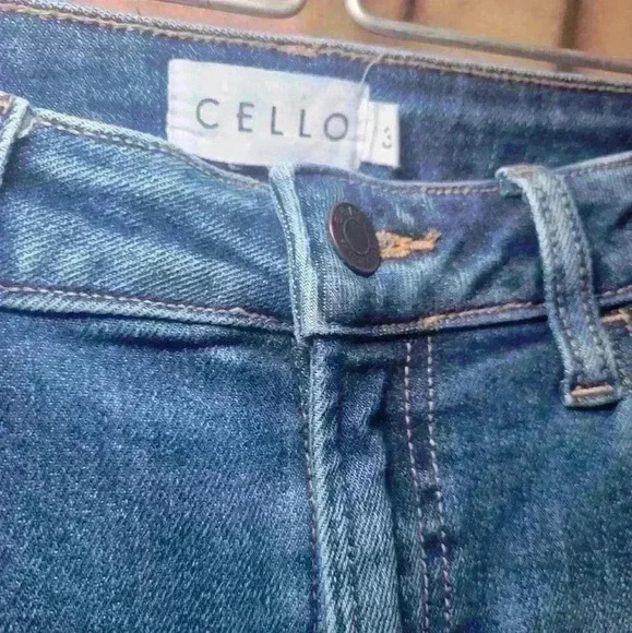 Cello woman's sz 3 Juniors high waisted frayed Skinny jean - Picture 4 of 4